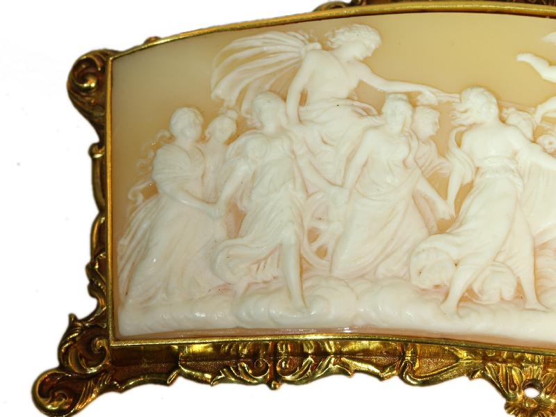 Superb Baroque style French cameo with gold mounting. A true collectors item! (image 9 of 16)